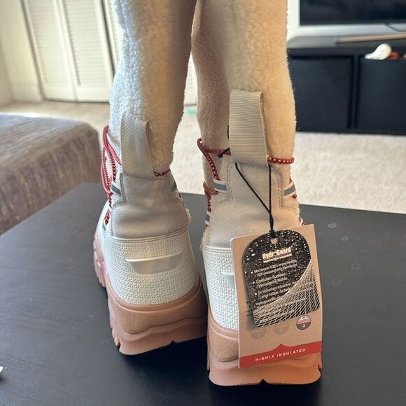 Hunter Beige and Brown Winter Boots - Picture 3 of 6